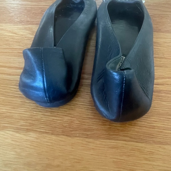 Black Balenciaga studded flats. - Picture 3 of 7